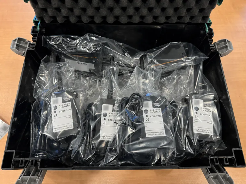 10 devices LoRaWAN conditionnés et prêts à l'expédition