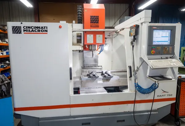 Finemeca à ses débuts — atelier de mécanique de précision à Walcourt