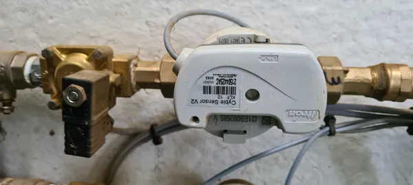 Compteur d'eau monitoré avec électro-vanne commandée à distance par un device LoRaWAN