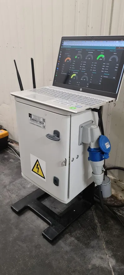 Energy-Box avec dashboard Grafana en temps réel