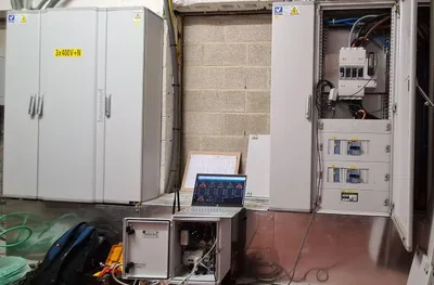 Energy-Box installée dans un TGBT chez Diffusion Menuiserie