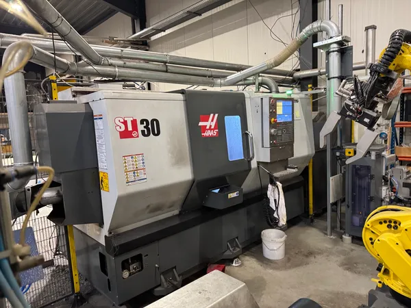 Tour CNC Haas ST-30 chez Mertens Plastique