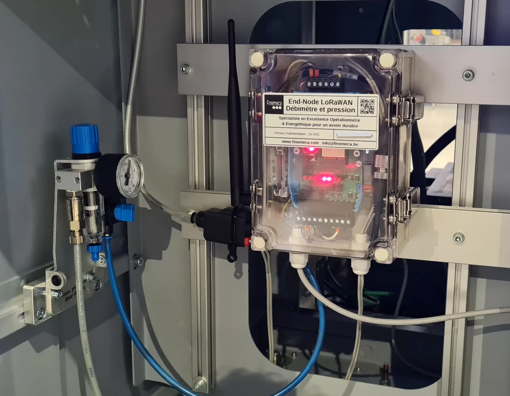 Débitmètre compact à raccord direct sur alimentation air comprimé avec device IoT LoRaWAN, démonstrateur Technifutur Seraing